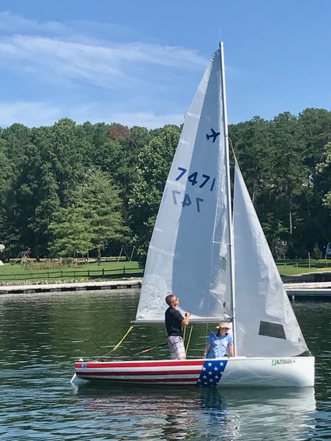 Juniors sailing in a Jet 14