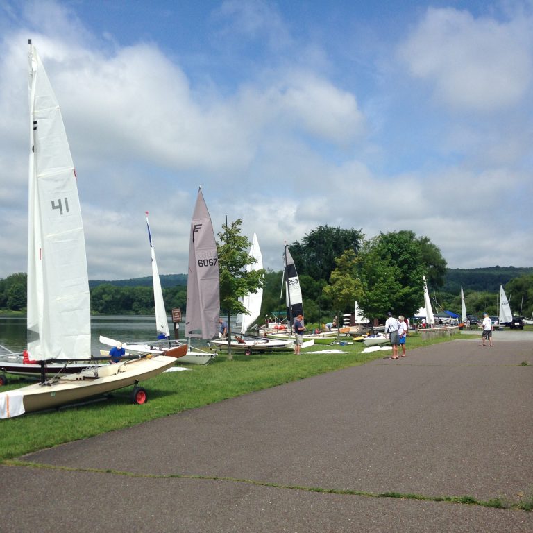 rigging on beach- Force 5 Nationals